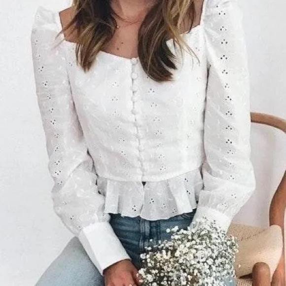 Lioness Eyelet Sweetheart Blouse - Picture 3 of 7